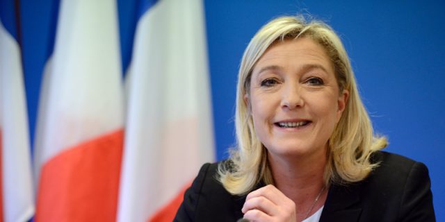 Fête des mères : Marine Le Pen publie un cliché de jeunesse avec sa mère