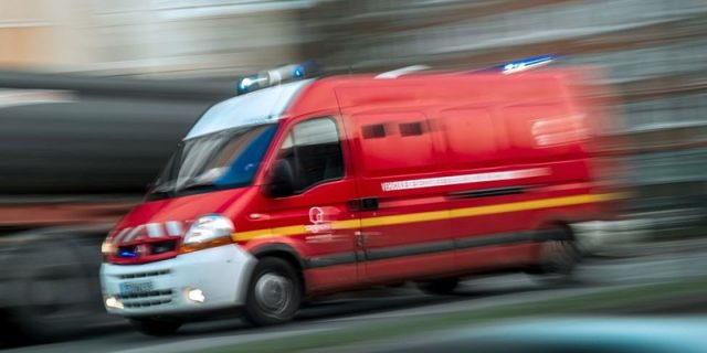 Paris : un bus de tourisme à étage s’encastre sous un pont, des blessés graves