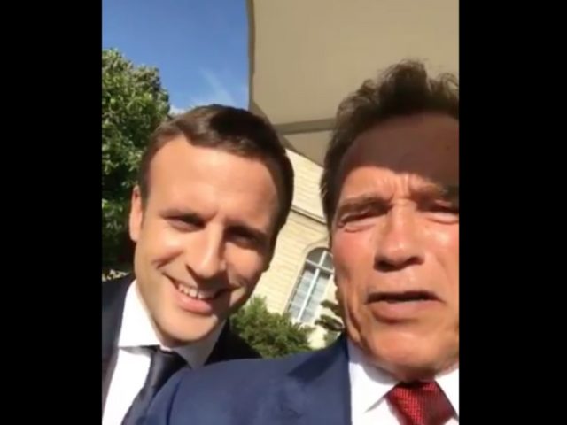 VIDEO. L’étonnant selfie-vidéo de Macron et… Schwarzenegger