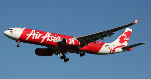 « C’était comme dans une machine à laver » : les passagers d’un vol d’AirAsia racontent l’enfer en plein vol
