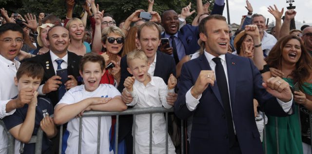 VIDEO Emmanuel Macron complètement méconnaissable pendant la finale