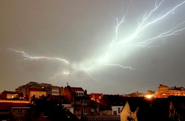 Violents orages : 10 départements placés en alerte