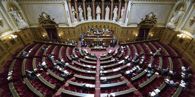Indemnités, notes de frais… Combien vous coûte vraiment un sénateur ?