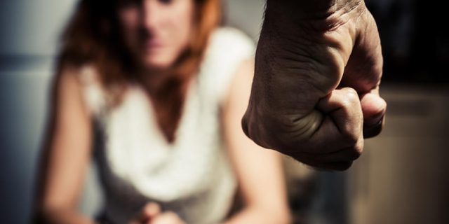 Violemment tabassée par son conjoint, elle décède à l’hôpital