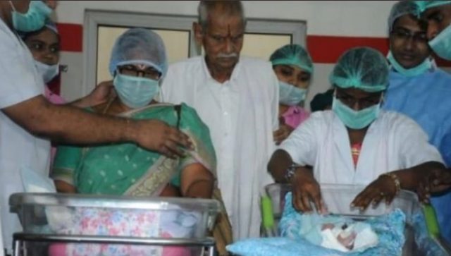 Insolite : à 74 ans, elle accouche pour la première fois