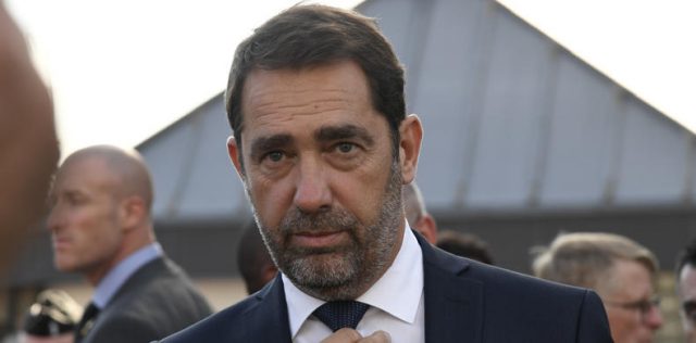 Christophe Castaner attaqué par son frère : « con comme un âne »