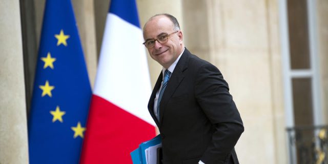 Emmanuel Macron doit-il aussi se méfier de Bernard Cazeneuve pendant le confinement ?