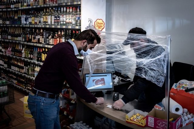 Masque : voici les 6 étapes à suivre pour bien le mettre