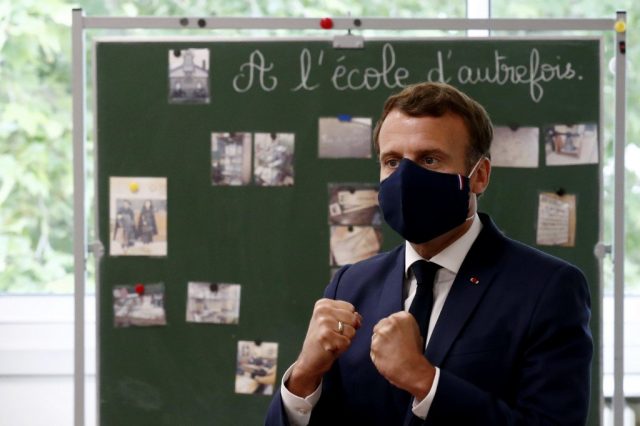 Emmanuel Macron a-t-il commis un impair mardi dans l’école des Yvelines ?
