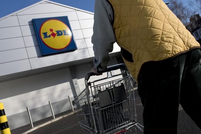 Après les masques, pénurie de machine à coudre chez Lidl ?