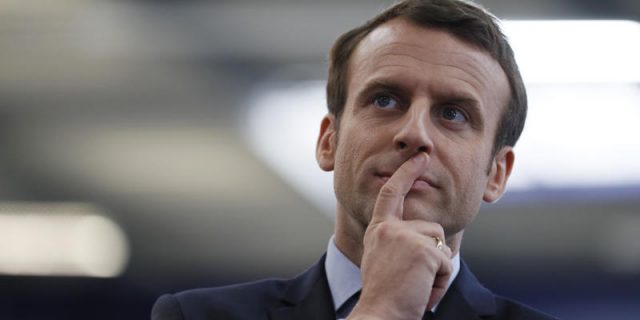 « On a sans doute fait une erreur » : le mea culpa d’Emmanuel Macron
