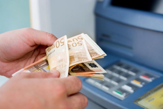 Banques : dites adieu aux distributeurs de billets