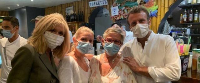 PHOTO Emmanuel et Brigitte Macron en vacances : dîner festif à la pizzeria