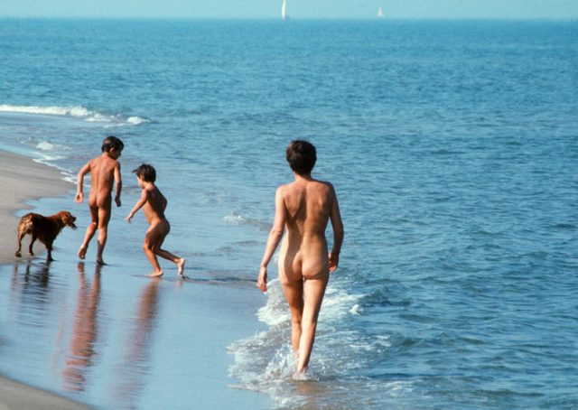 « On échange des fluides corporels » : à quoi ressemble le village naturiste du Cap-d’Agde