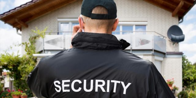 Retraités privés de leur maison : qui est la famille de squatteurs ?