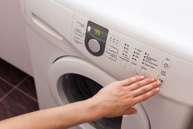 Electroménager : comment débloquer le hublot du lave-linge ?