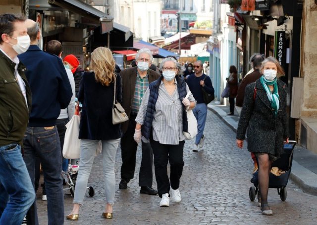 « Bulle sociale » : devrez-vous bientôt choisir les proches que vous voulez voir ?