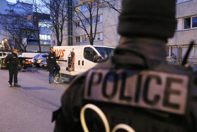 Il oblige son épouse infidèle à décapiter son amant