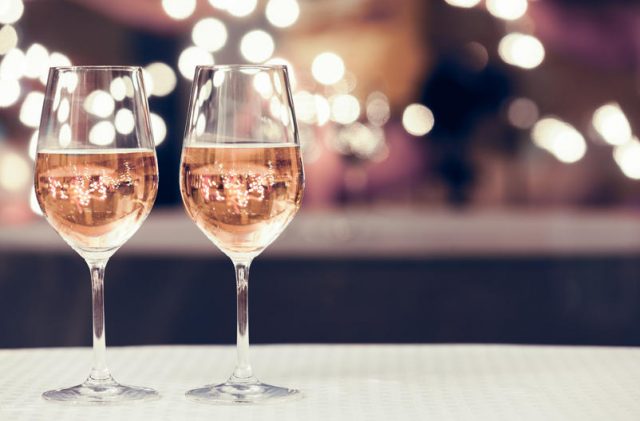 Covid : comment certains bars contournent les mesures de restriction
