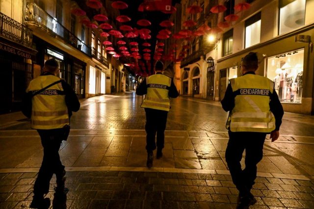 Généralisation dans toute la France, durcissement des horaires… Ce qui est envisagé pour renforcer le couvre-feu