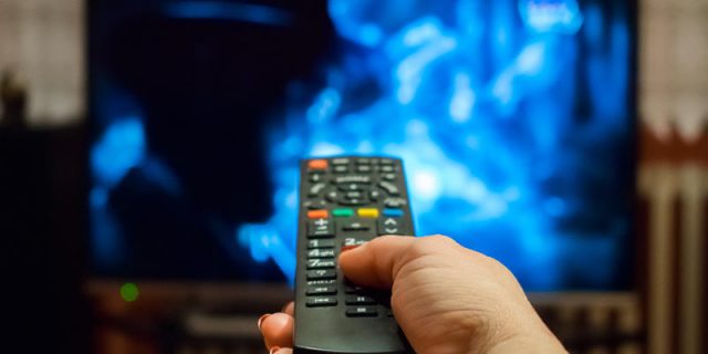 Redevance télé : pourquoi les Français pourraient-ils bientôt tous la payer ?