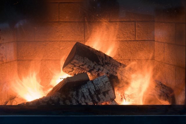 Comment réutiliser de la cendre de cheminée ?