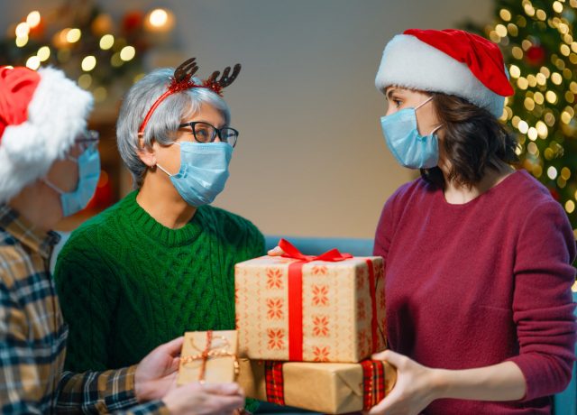 Noël et Covid-19 : à partir de combien de personnes prend-t-on un risque ?