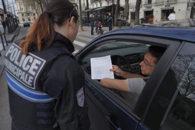 Attestation de déplacement : en aura-t-on encore besoin après le 15 décembre ?