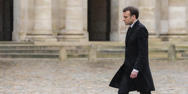 « Vous allez vous faire buter à la Kennedy » : la sombre prédiction de Bernard Tapie à Emmanuel Macron