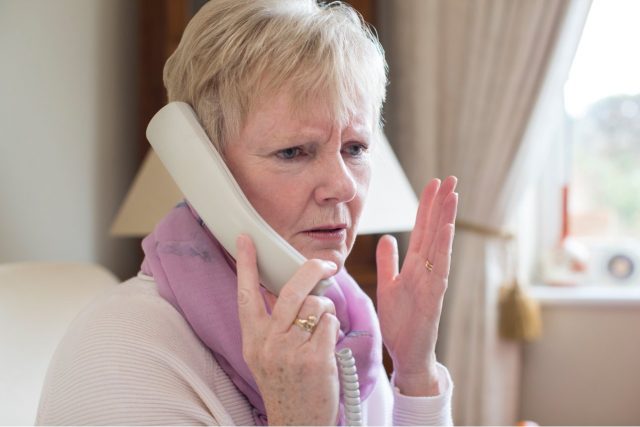 Démarchage téléphonique : les drôles de méthodes des Français pour les contrer