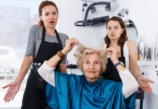 Coiffeur : êtes-vous obligé de payer si le résultat ne vous plaît pas ?