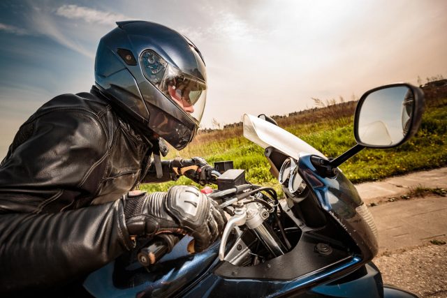 Code de la route : quelles différences entre auto et moto ?