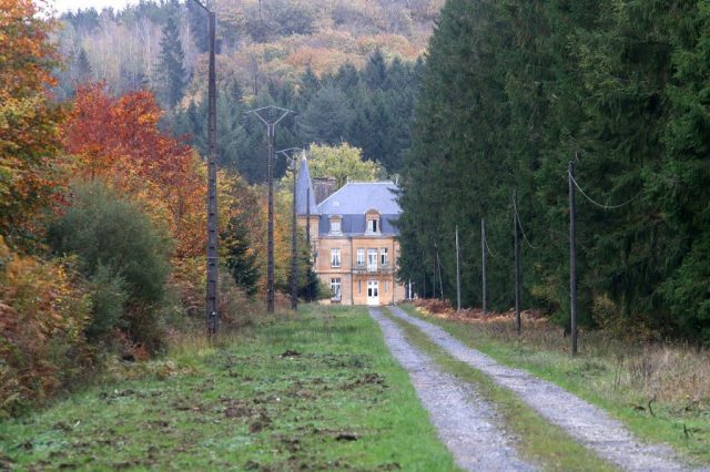 Mort de Michel Fourniret : qui habite aujourd’hui le château du Sautou, son ancienne demeure ?