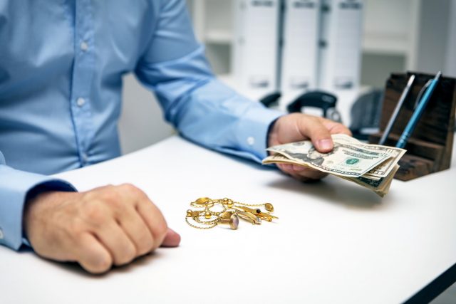Bijoux en or : à quel prix pouvez-vous les revendre ?