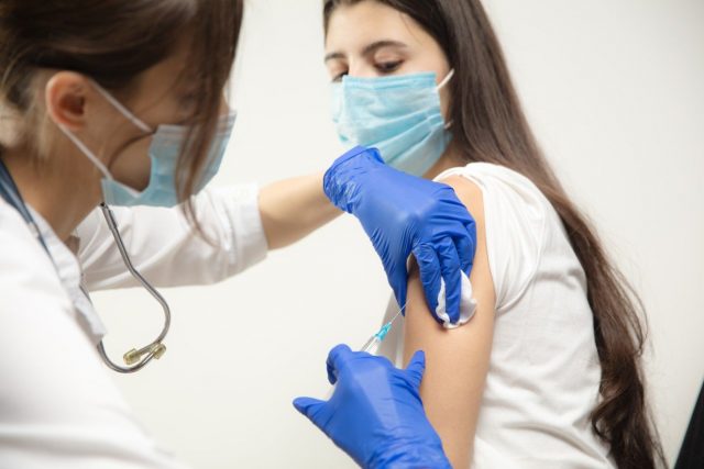 Vaccination des adolescents : où trouver l’attestation d’autorisation parentale ?