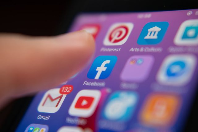 « J’ai besoin d’aide » : attention à cette nouvelle arnaque qui sévit sur Facebook