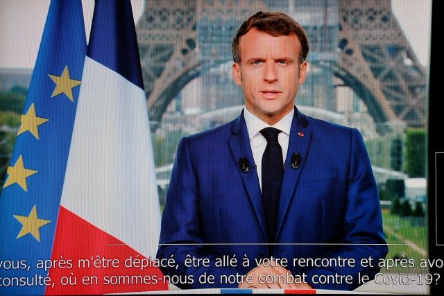 Allocution de Macron : pourquoi il s’est exprimé devant la tour Eiffel