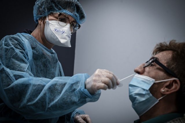 Covid-19 : la France exige un test de moins de 24 heures depuis 6 pays